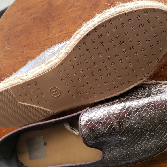 Shoes - Picture 2 of 3